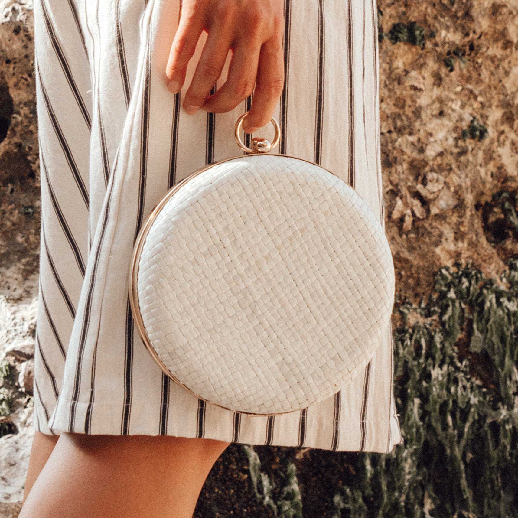 Main Matta Blanc Woven Hard Clutch image